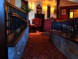 Hotel Corr's Corner